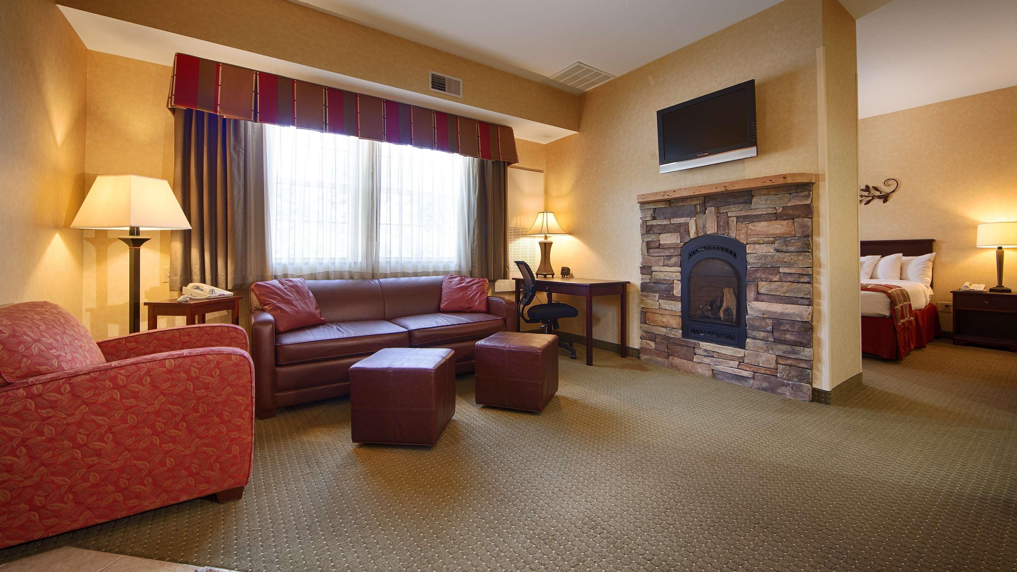 Best Western Plus Ticonderoga Exterior photo