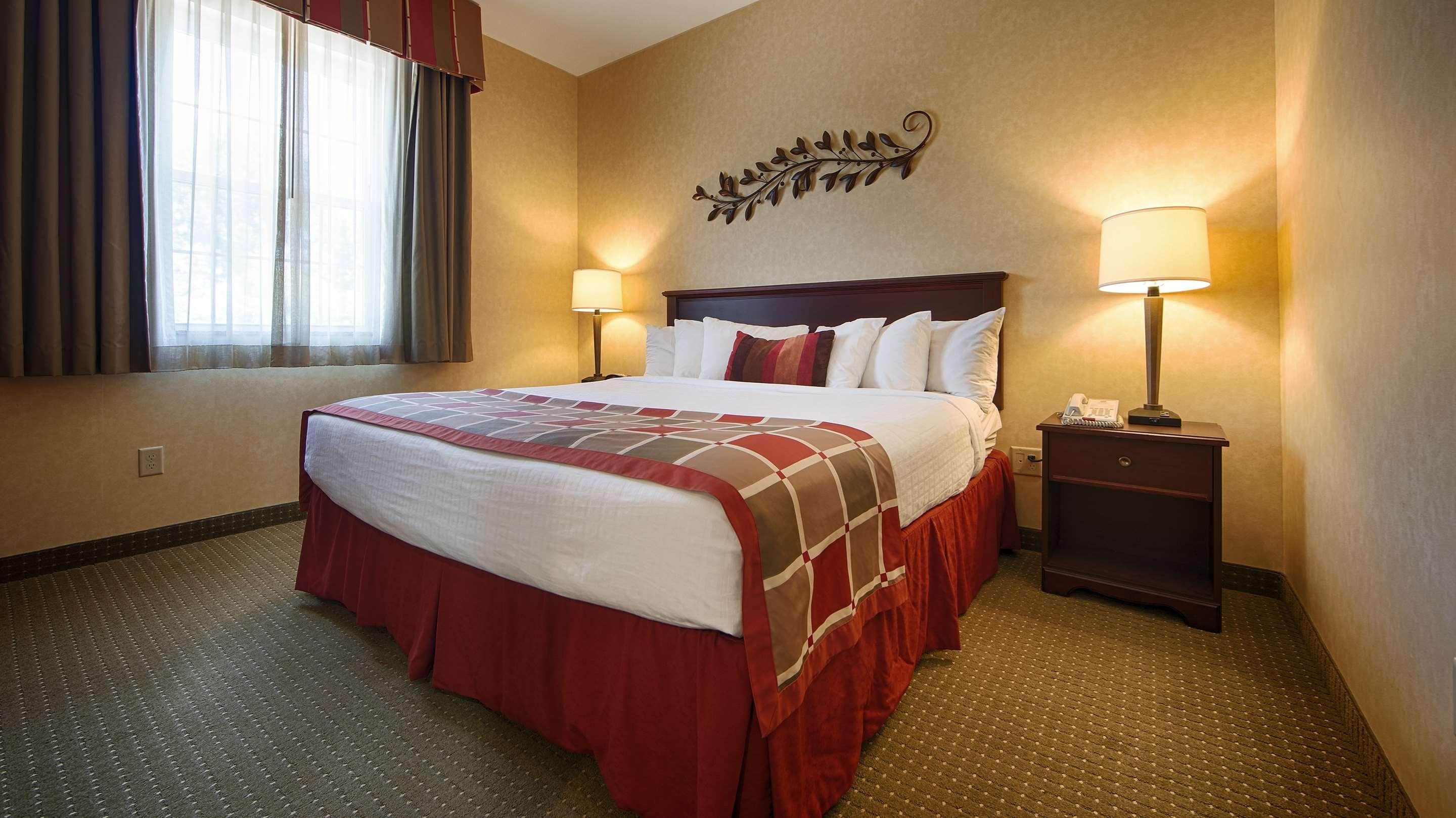 Best Western Plus Ticonderoga Exterior photo