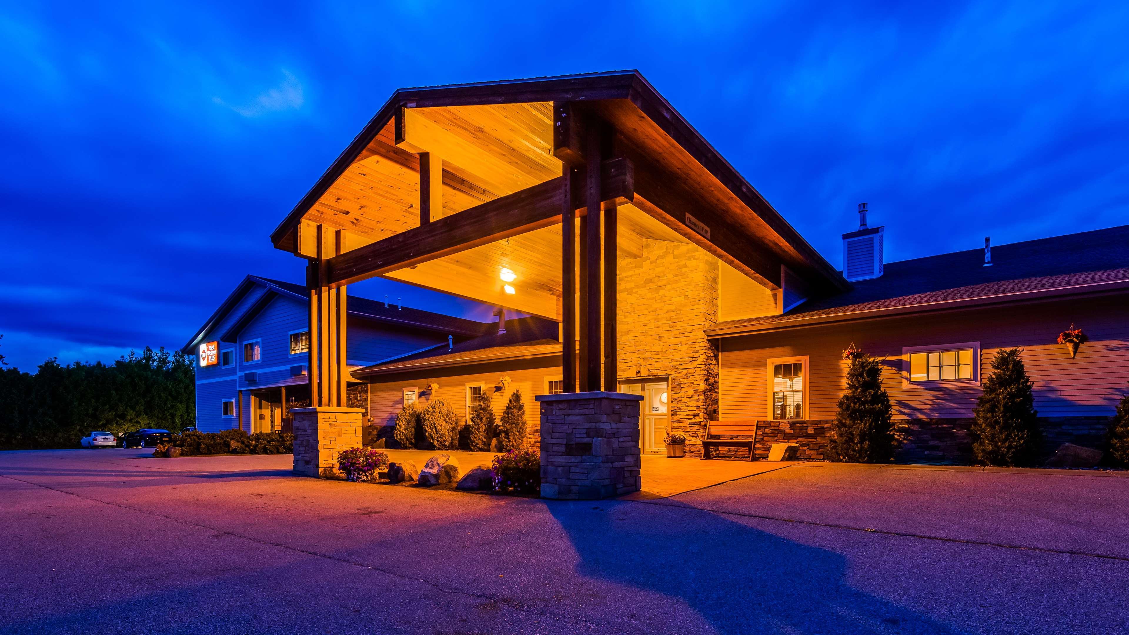 Best Western Plus Ticonderoga Exterior photo